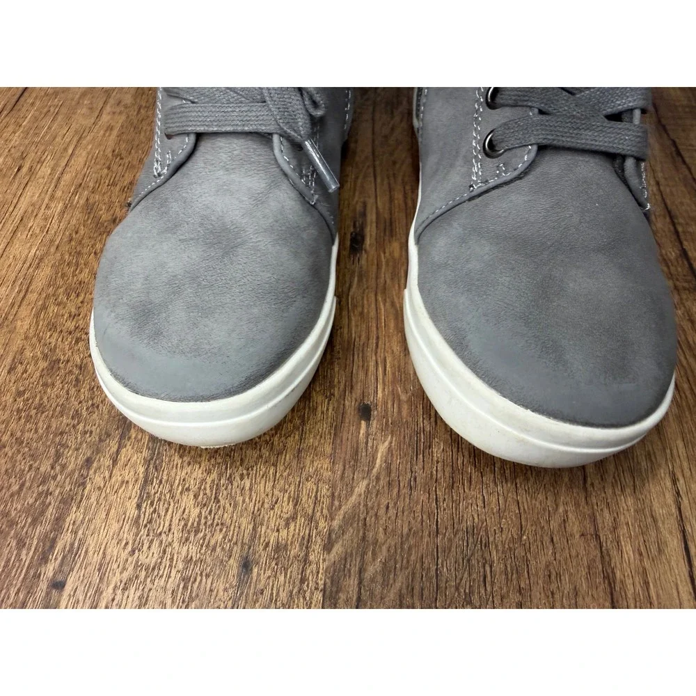 Kids Reaction Kenneth Cole‎ Gray Faux Fur Trim Neffi Logo  Size 11.5
